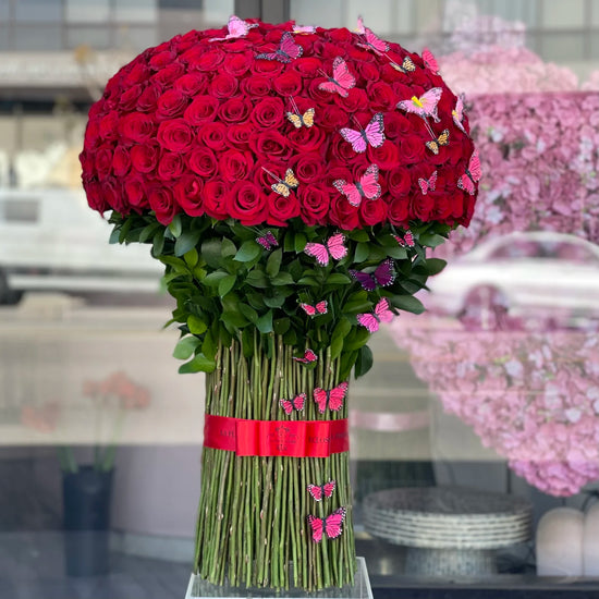 Standing Bouquet With 375 Roses